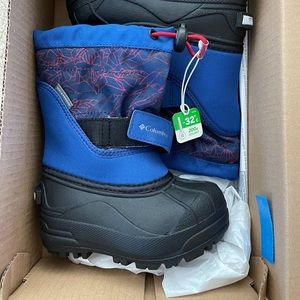 NWT Columbia snow boots - 8T